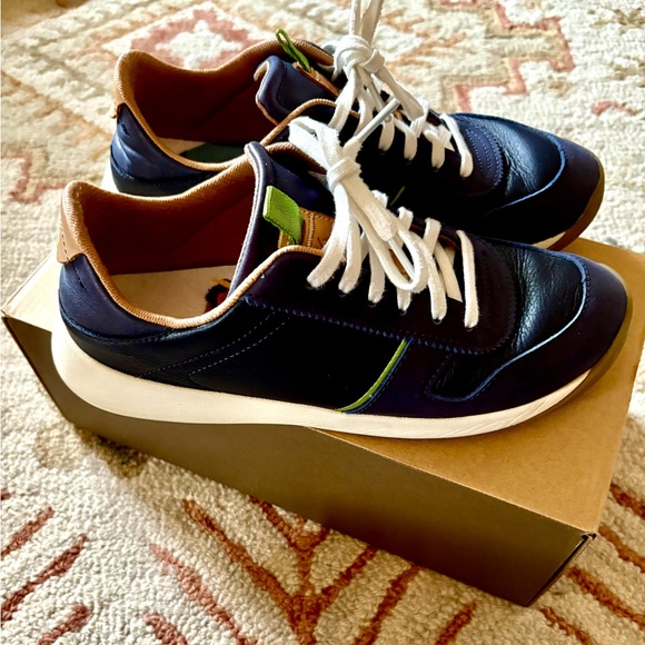 Olukai Kaulele navy leather sneaker W8.5 - Picture 9 of 15